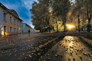 Хэ Лисинь «Осенний день. Петергоф после дождя»